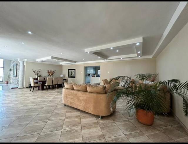 4 BEDROOM HOUSE FOR SALE IN BLUE VALLEY GOLF ESTATE